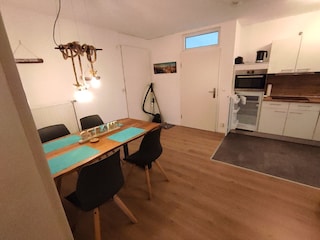 Küche mit Essbereich