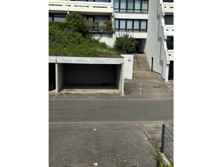 Parkplatz gegenüber der Wohnung