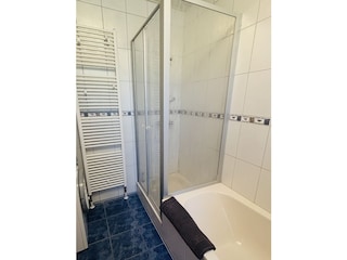 Dusche im Bad