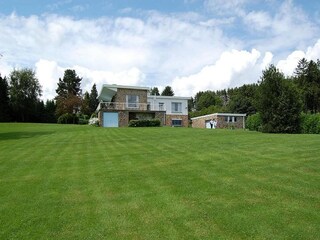 Villa Somme-Leuze Outdoor Recording 1