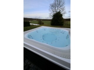 Villa Somme-Leuze Outdoor Recording 3