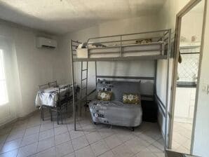 Apartment Studio for 4 People - Le Muy - image1