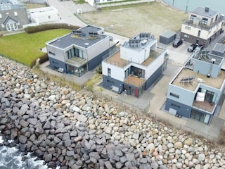 Das Haus liegt direkt am Wasser/ zur Hafenseite