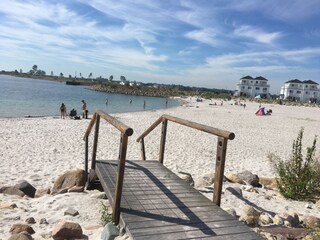 Der Privatstrand im Resort nur wenige Schritte entfernt