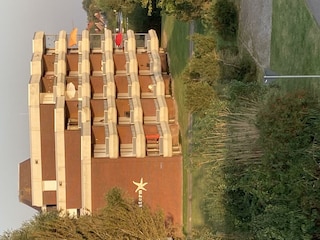 Haus Seestern, App. 14 mit rotem Sonnenschirm