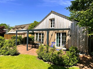 Terrasse Gartenhaus "L" und Garten