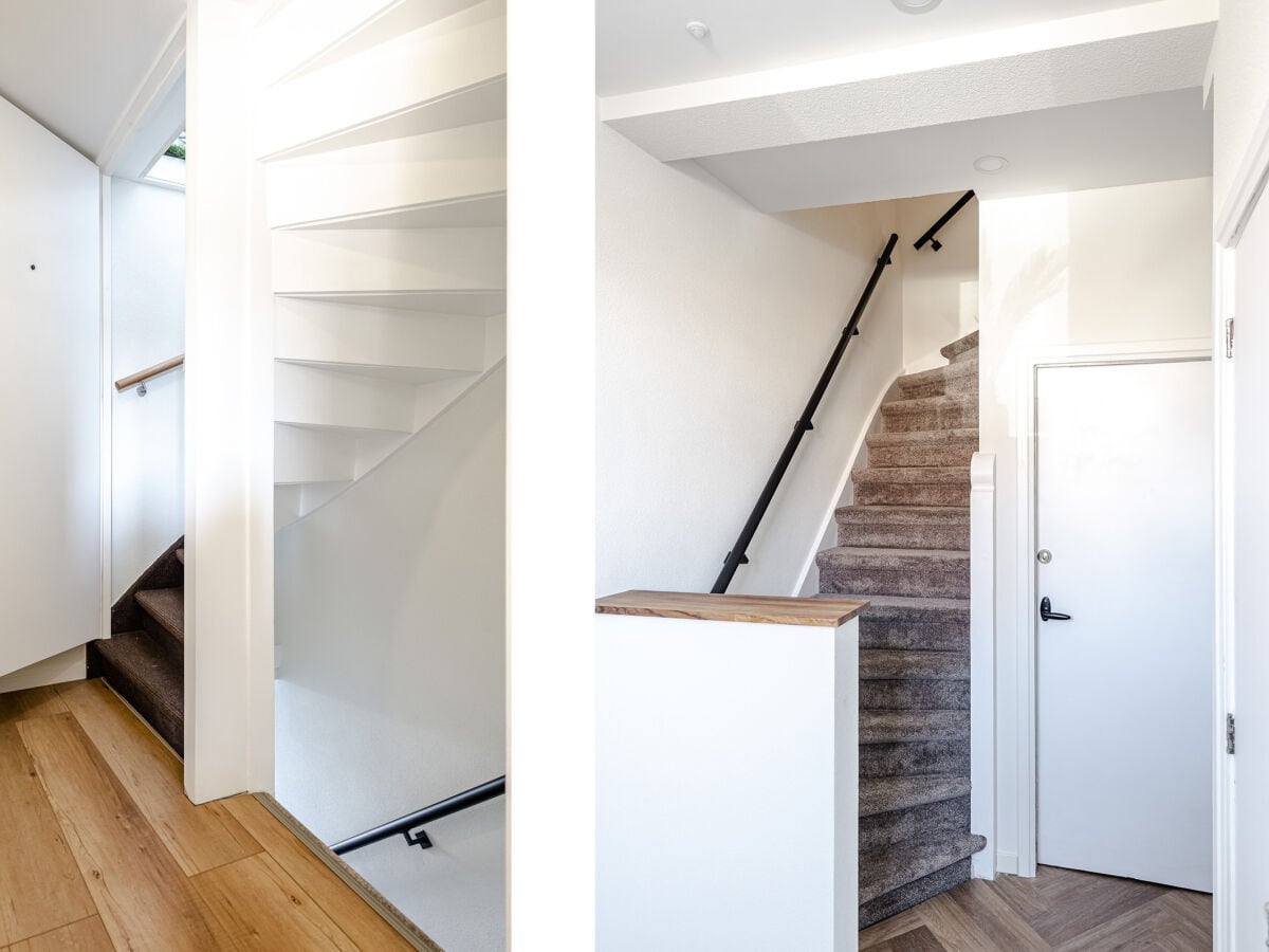 1 Treppe hinauf zur Wohnung