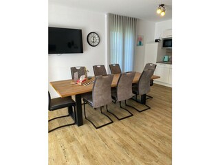 B052BCC8-E869-4E08-87C1-F07922841C20