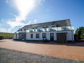 Blick vom Hof_ Balkon Fewo 6-9