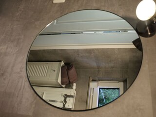 Spiegel im Badezimmer Smutje