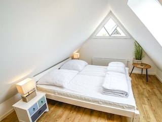 Doppelzimmer2 mit Zusatzbett im Giebel_FeHa 16