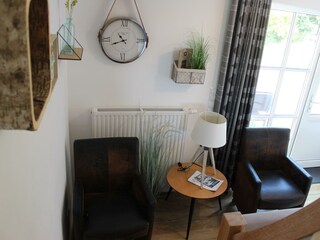 kleine Sitzecke im Eingangsbereich