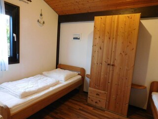 Schlafzimmer mit 2 Einzelbetten