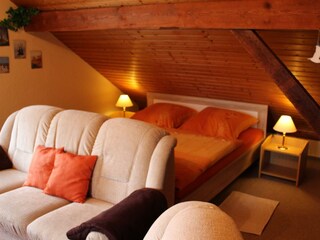 Doppelbett im Wohnbereich_Müller