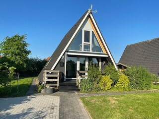 Außenansicht mit Terrasse