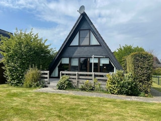 Außenansicht mit Terrasse