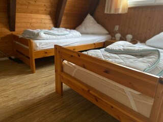 2. Schlafzimmer mit Einzelbetten
