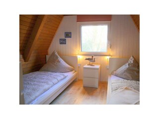 Schlafzimmer mit 2 Einzelbetten