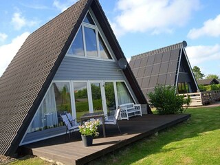 Außenansicht mit Terrasse