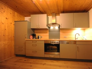 voll ausgestattete Wohnküche