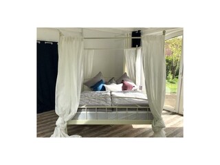 Schlafzimmer3 Himmelbett