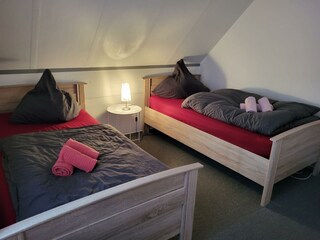 Schlafzimmer 2