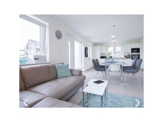 Wohn- und Essbereich2