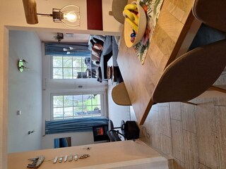 Blick Esszimmer ins Wohnzimmer