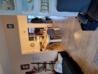 Blick zum Esszimmer, Küche und Flur