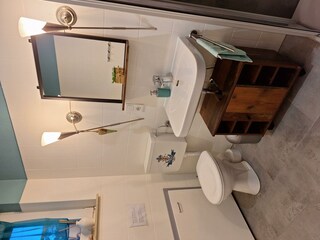 1. Bad, Erdgeschoß, NEU 1/2024