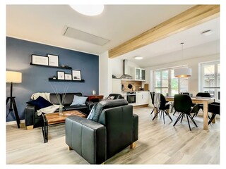 Blick auf Wohn-/Essbereich Emma