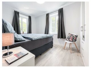 Schlafzimmer mit Doppel-Boxspringbett Emma