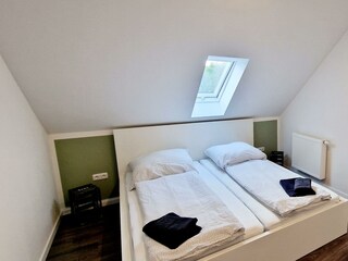 Schlafzimmer1 von 2