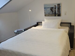 Sofa als Bett ausgezogen