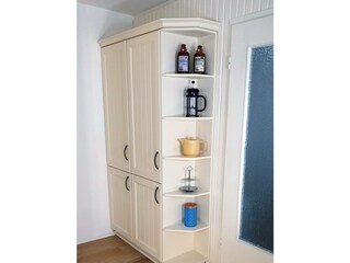 großer Küchenschrank