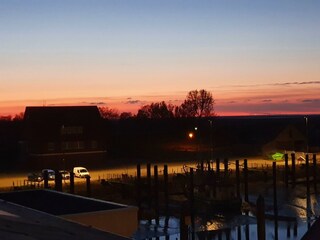 Sonnenuntergang aus dem Esszimmerfenster