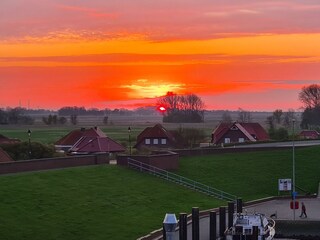Sonnenuntergang vom Esszimmerfenster