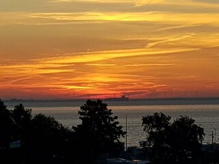 Kutter bei Sonnenaufgang