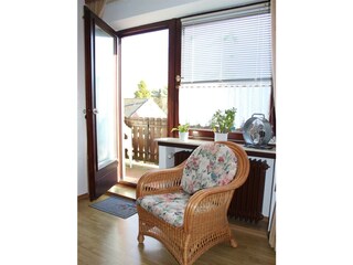 Leseecke mit Zugang auf Balkon