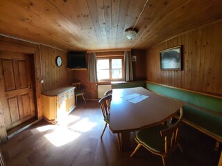 Stube 04_2025