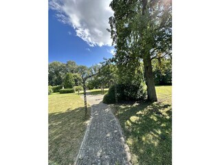 Garten mit 8.000 m² Grundstück