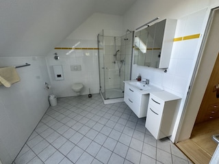 Bad mit Dusche