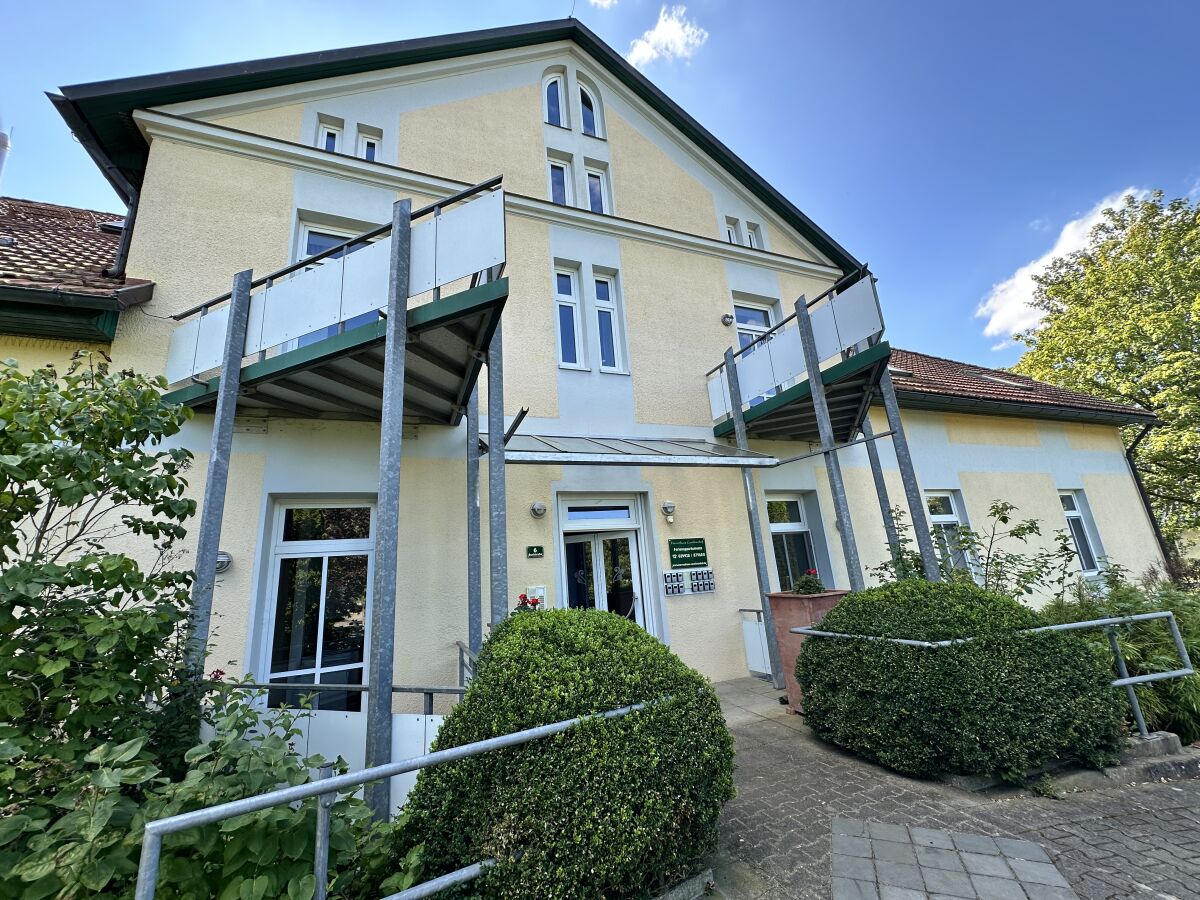 Ferienwohnung # 2 Parkblick im Herrenhaus Carolinenhof