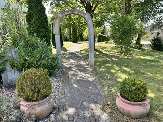 Garten mit 8.000 m² Grundstück