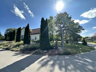 Garten mit 8.000 m² Grundstück