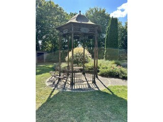 Garten mit 8.000 m² Grundstück