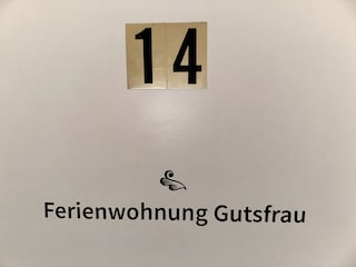 # 14 Gutsfrau