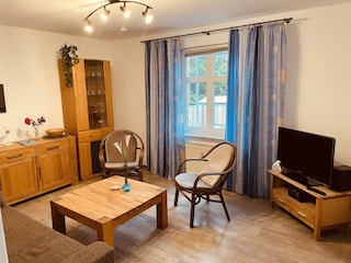 Wohnzimmer mit TV und WLan