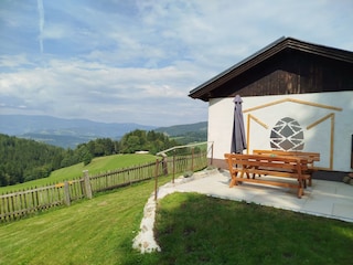 Sitzgelegenheit im Freien mit Panoramablick