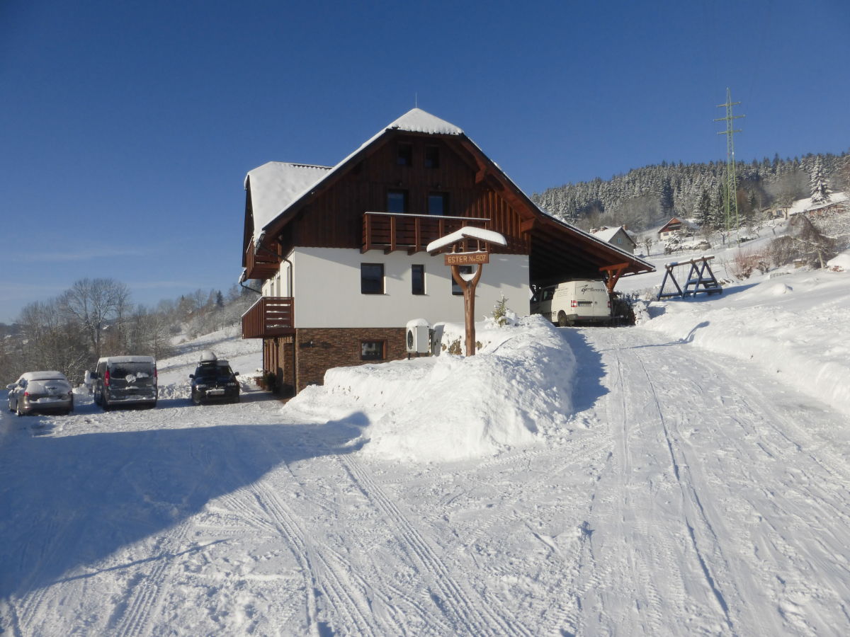 auf das Haus vom Osten